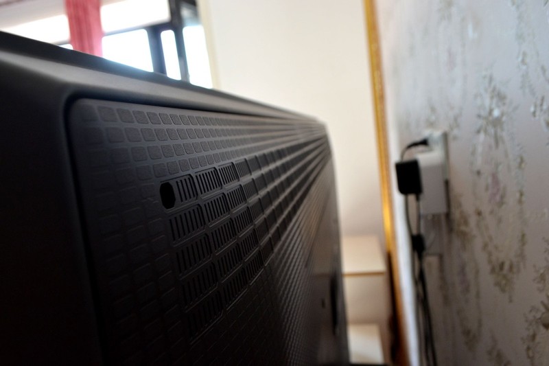 画质炸裂！凭什么能干翻高端OLED电视？海信E7N测评体验