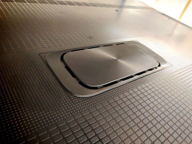 画质炸裂！凭什么能干翻高端OLED电视？海信E7N测评体验