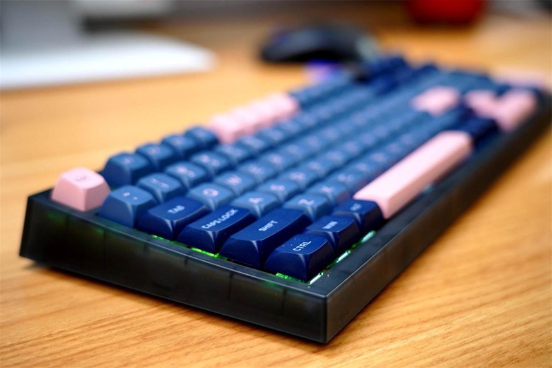硬盘内卷，键盘也内卷，小呆虫GK980三模键盘低价高能，为你所用