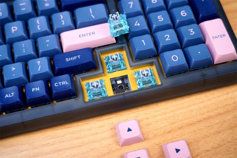 硬盘内卷，键盘也内卷，小呆虫GK980三模键盘低价高能，为你所用