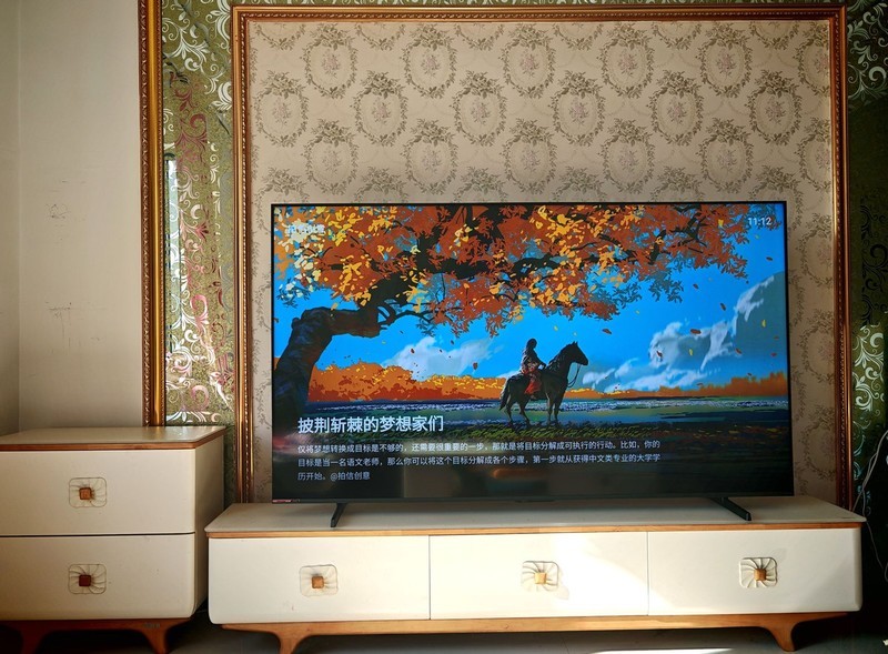 画质炸裂！凭什么能干翻高端OLED电视？海信E7N测评体验