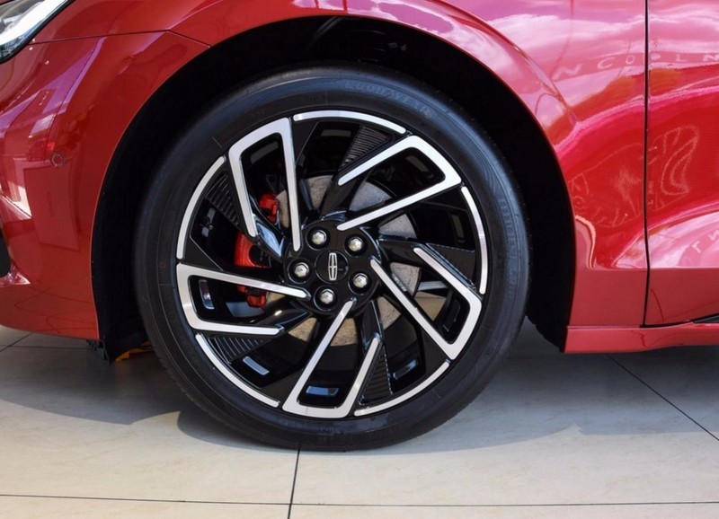 林肯Z这个红色惊艳到我了