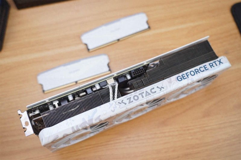 PC/NS等多平台制霸，六轴体感、霍尔摇杆，北通阿修罗2Pro+星云版