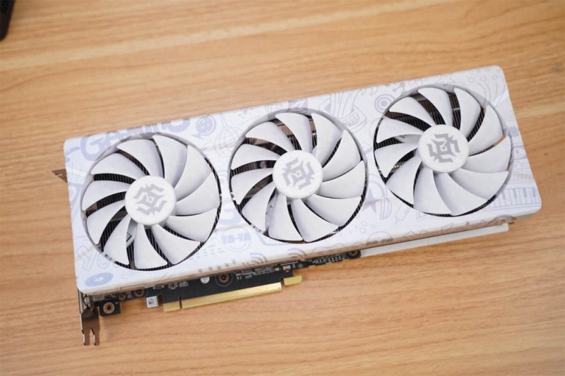 PC/NS等多平台制霸，六轴体感、霍尔摇杆，北通阿修罗2Pro+星云版