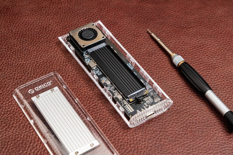 ASM2464PD主控威力如斯，实测传输速度2.5GB/s，ORICO真USB4移动硬盘评测