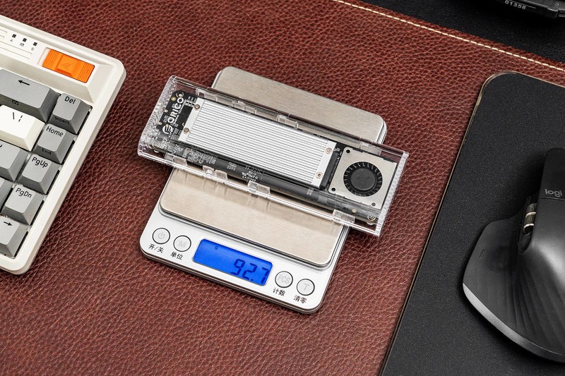 ASM2464PD主控威力如斯，实测传输速度2.5GB/s，ORICO真USB4移动硬盘评测