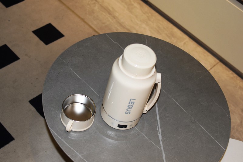 便捷、舒适、健康 LEGUS便携式旅行电热水杯