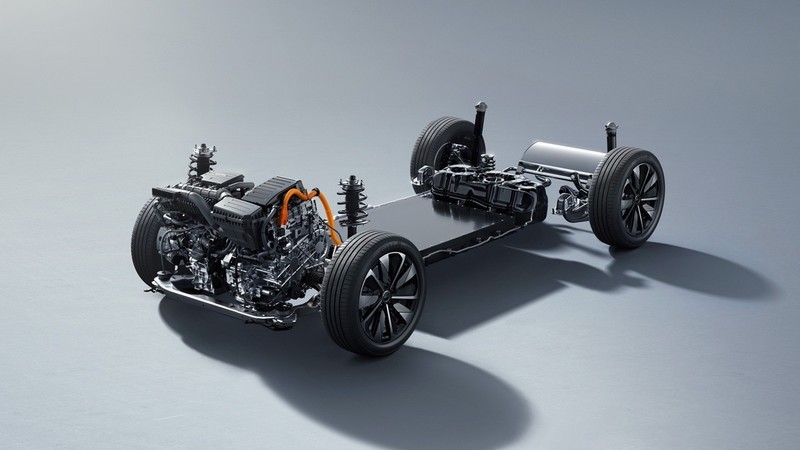 比亚迪宋家族再封神 单月狂卖8.4万背后的硬核密码！