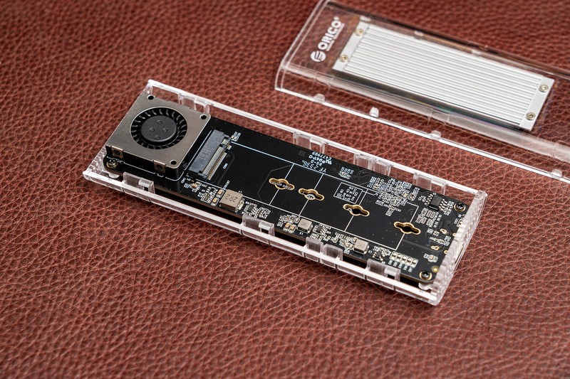 ASM2464PD主控威力如斯，实测传输速度2.5GB/s，ORICO真USB4移动硬盘评测