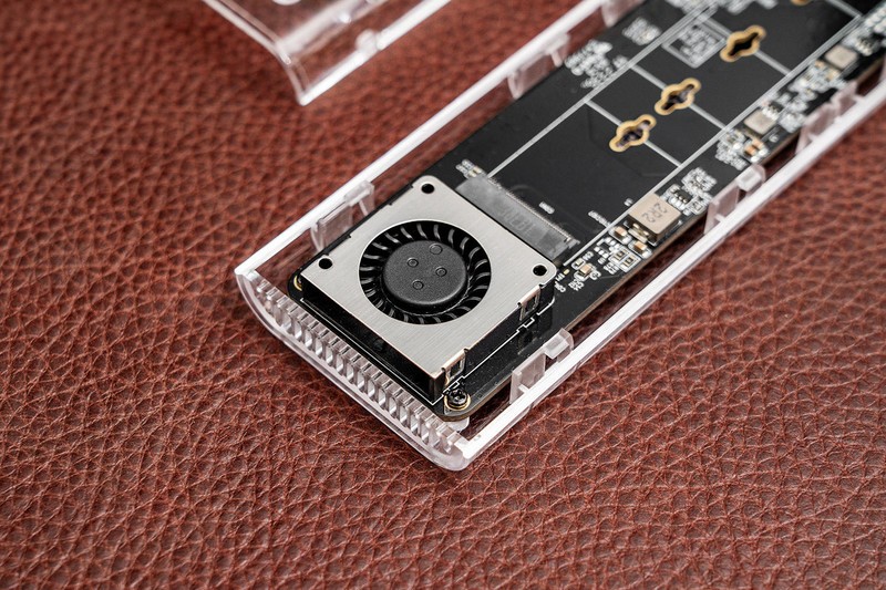 ASM2464PD主控威力如斯，实测传输速度2.5GB/s，ORICO真USB4移动硬盘评测