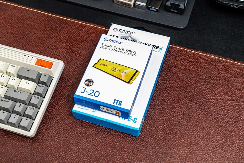 ASM2464PD主控威力如斯，实测传输速度2.5GB/s，ORICO真USB4移动硬盘评测