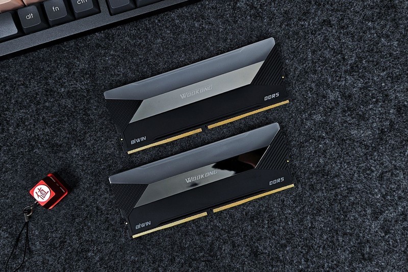 出道即巅峰，佰维 WOOKONG DX100 32GB 6800MHz DDR5内存条体验