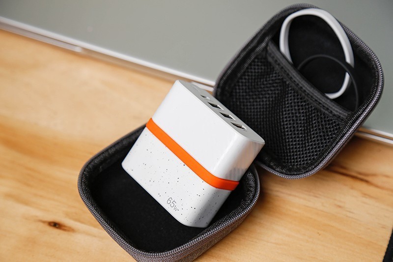 小巧多用的Cyberize玲珑坞 让你秒变办公多面手