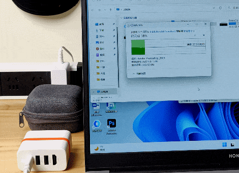 小巧多用的Cyberize玲珑坞 让你秒变办公多面手