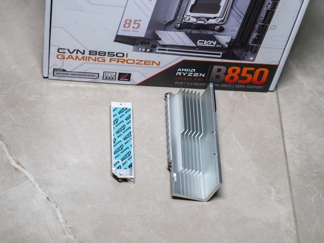 锐龙小钢炮来袭，七彩虹 CVN B850I 登陆舰主板开箱拆解