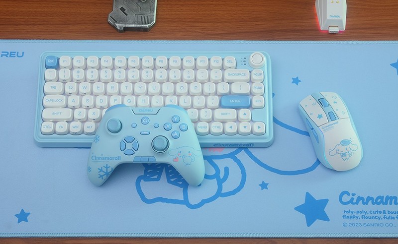 萌不一定要粉，还没抱热的玉桂狗套装已归她们