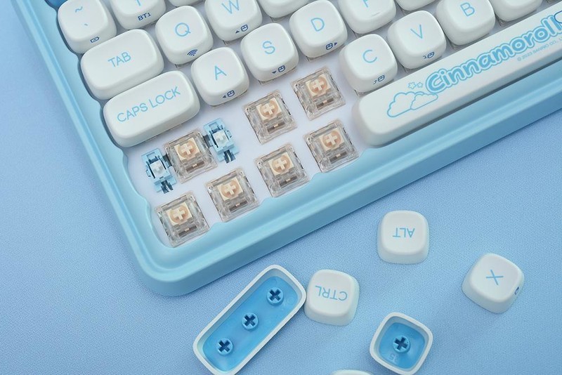 萌不一定要粉，还没抱热的玉桂狗套装已归她们