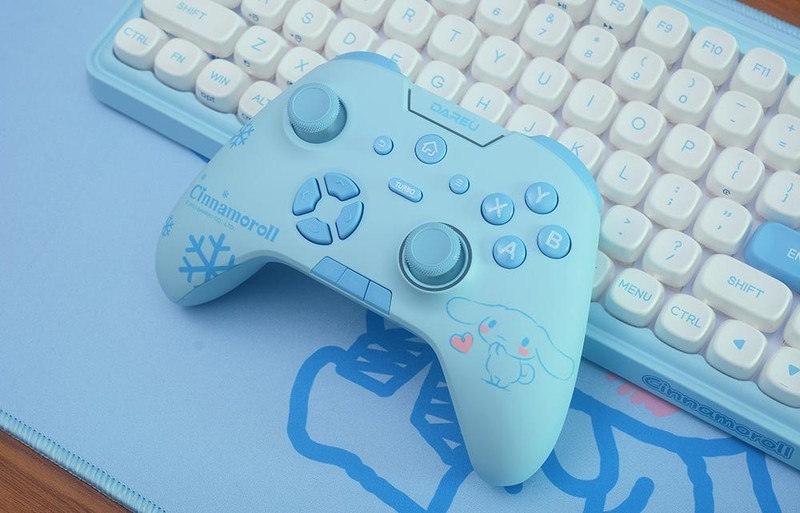 萌不一定要粉，还没抱热的玉桂狗套装已归她们