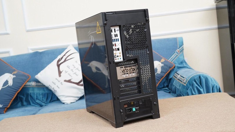 散热好又能装的全塔机箱，安钛克 Performance1初星体验分享