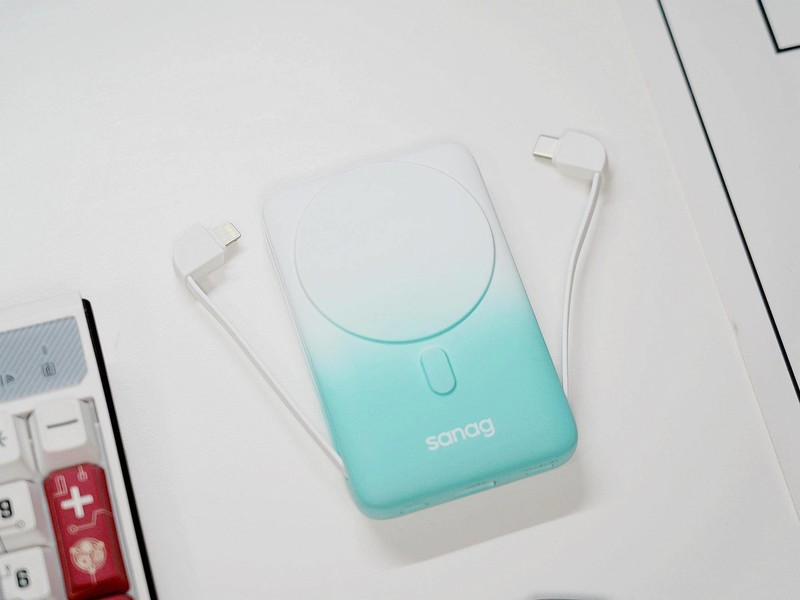 能吸能充多设备输出，塞那K60磁吸充电宝火了？