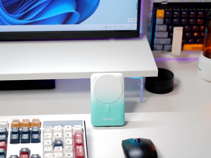 能吸能充多设备输出，塞那K60磁吸充电宝火了？