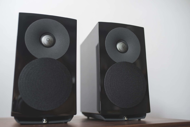 谁说只能4英寸起步？真正一步到位的桌面有源新宠：黑烬EL3P音箱