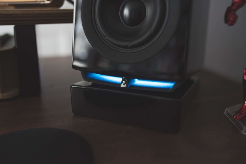 谁说只能4英寸起步？真正一步到位的桌面有源新宠：黑烬EL3P音箱