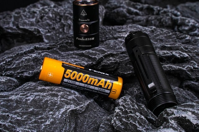 小巧便携，功能全面。FENIX E35R值得冲一波