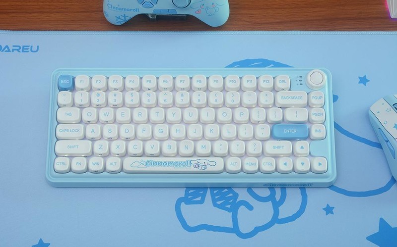 萌不一定要粉，还没抱热的玉桂狗套装已归她们