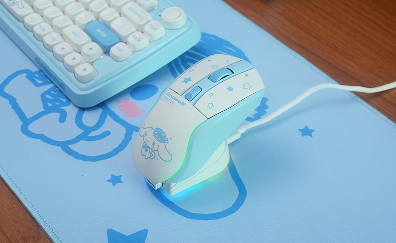 萌不一定要粉，还没抱热的玉桂狗套装已归她们