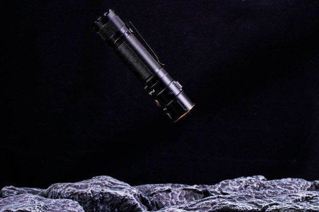 小巧便携，功能全面。FENIX E35R值得冲一波