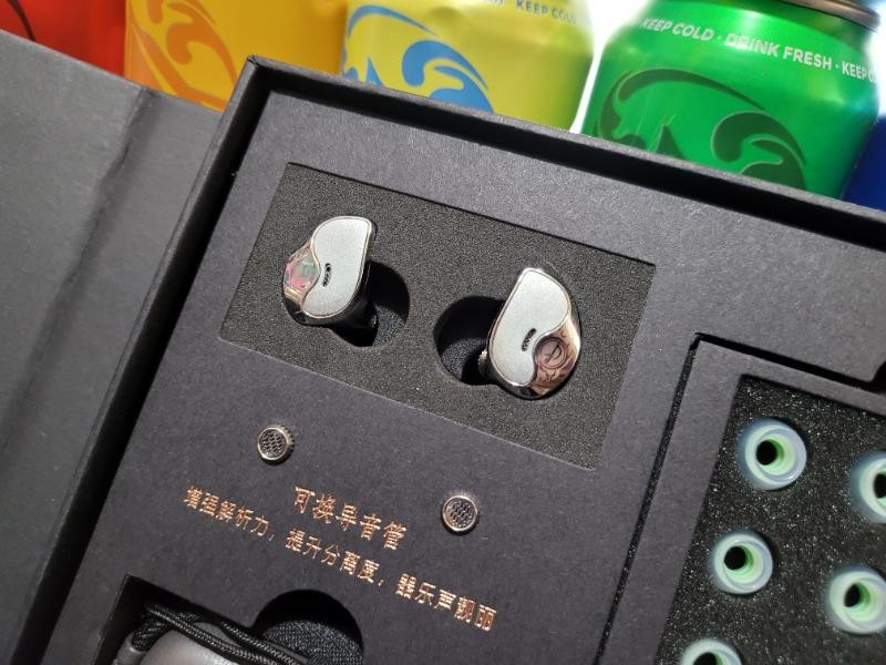 尝鲜中国风设计高保真HIFI动圈耳机，竹林鸟青鸾Z4