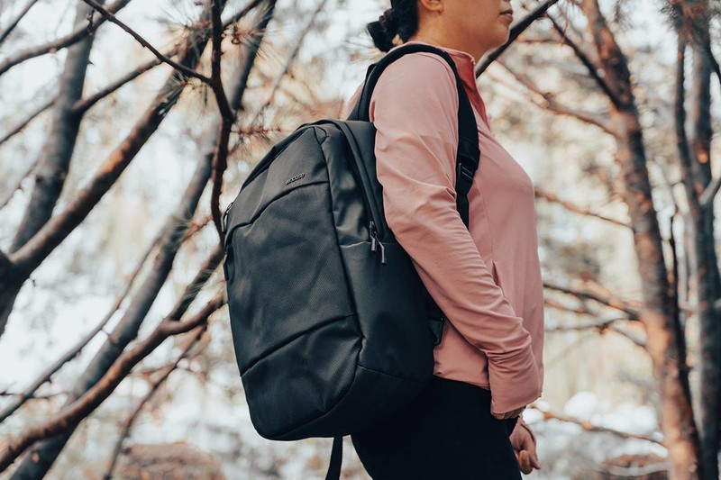 INCASE City背包怎么样？2个月使用体验，完美Carry我的MacBook Pro