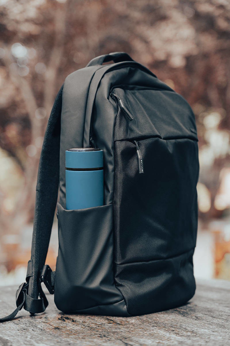 INCASE City背包怎么样？2个月使用体验，完美Carry我的MacBook Pro