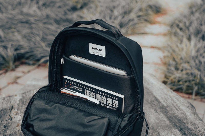 INCASE City背包怎么样？2个月使用体验，完美Carry我的MacBook Pro