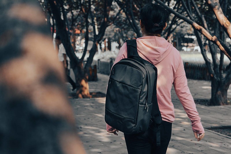 INCASE City背包怎么样？2个月使用体验，完美Carry我的MacBook Pro