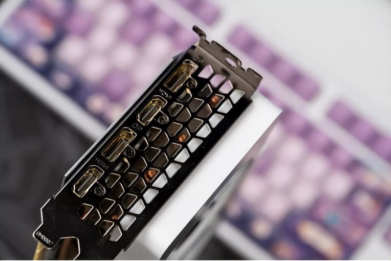 RTX4090开卖了，30系显卡还值得买吗？装个机告诉您答案