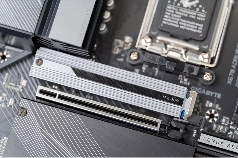 RTX4090开卖了，30系显卡还值得买吗？装个机告诉您答案