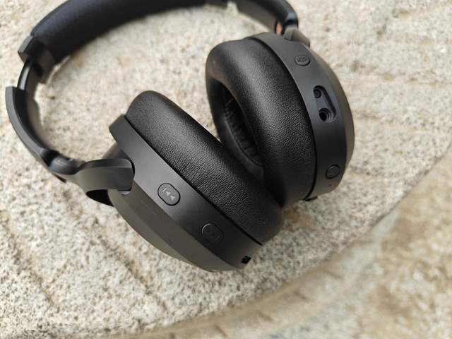 创新 ZEN HYBRID PRO SXFI 无线耳机：音质、舒适度与功能兼具