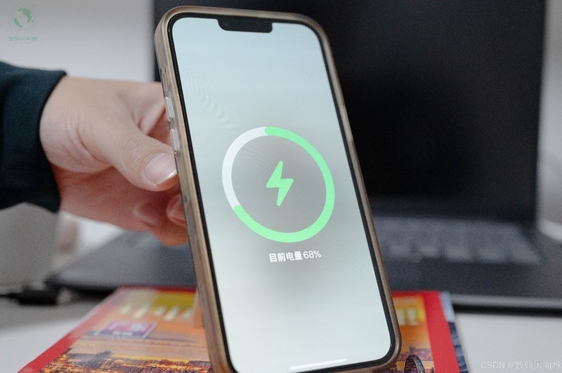 iWALK磁吸充电宝，苹果安卓都能用，横屏支架追剧更痛快