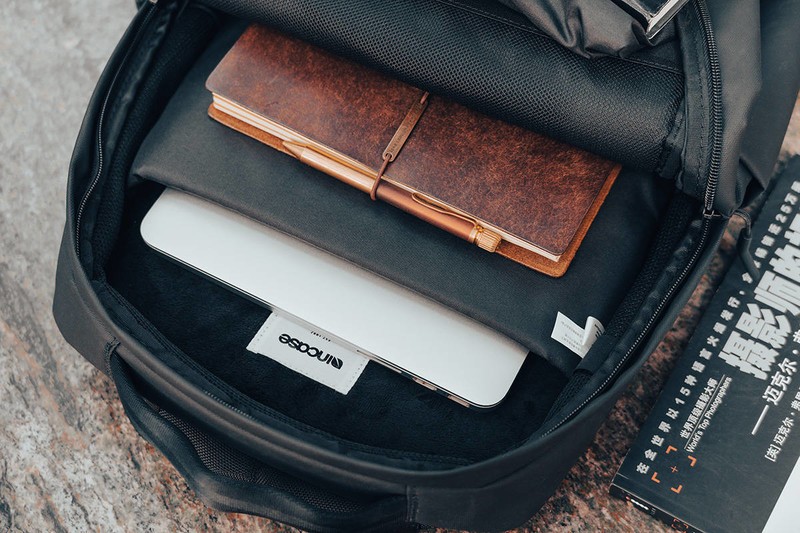 INCASE City背包怎么样？2个月使用体验，完美Carry我的MacBook Pro