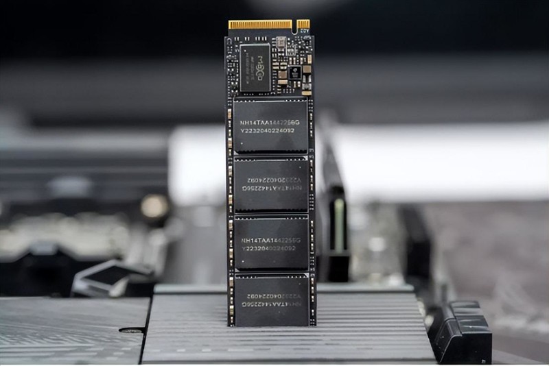 RTX4090开卖了，30系显卡还值得买吗？装个机告诉您答案