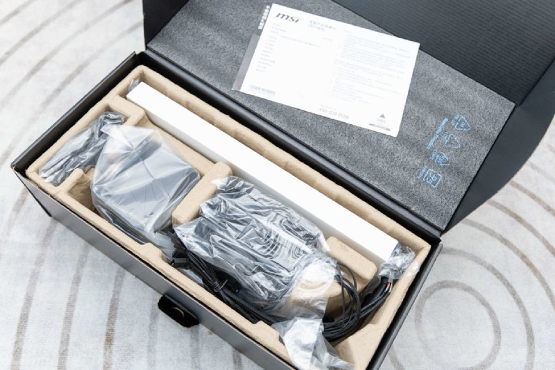 IPS炫酷显示，超强散热性能，微星寒霜D360一体水冷