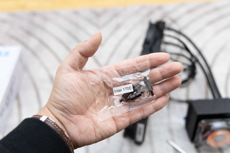 IPS炫酷显示，超强散热性能，微星寒霜D360一体水冷