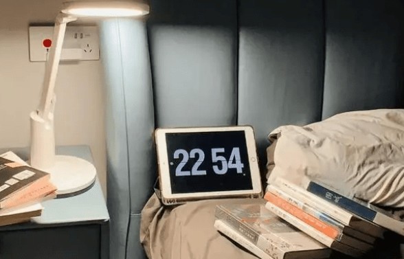哪款护眼台灯性价比比较高?考研护眼台灯分享