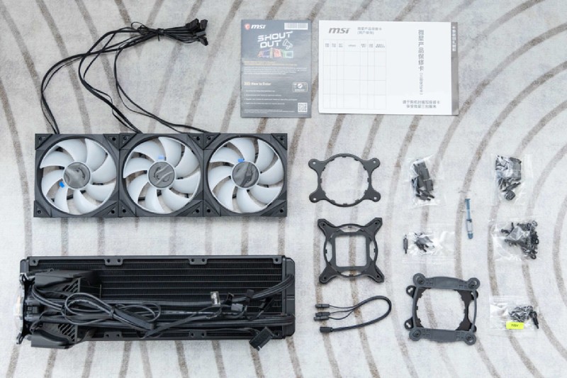 IPS炫酷显示，超强散热性能，微星寒霜D360一体水冷