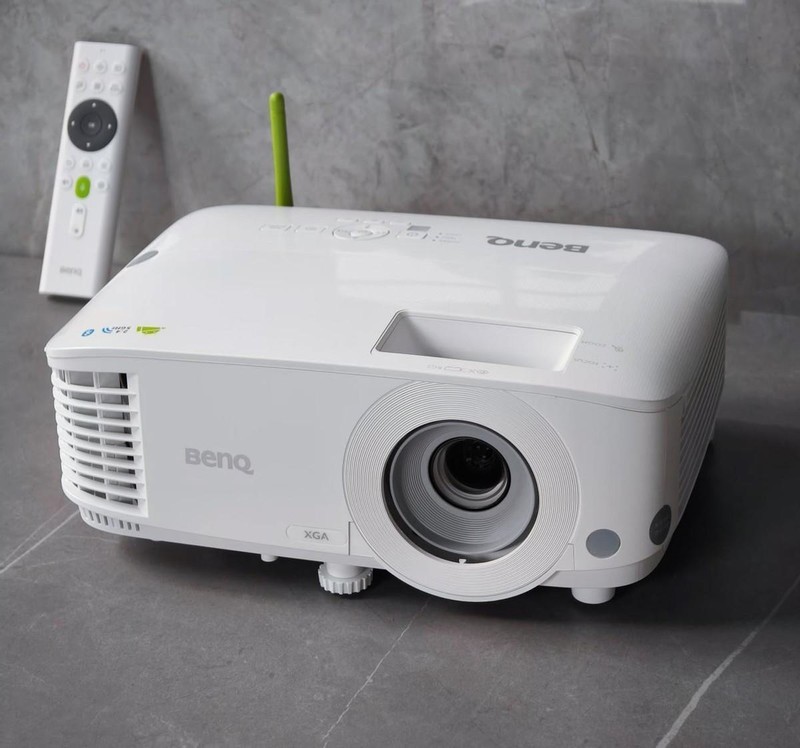 老品牌再出新品！明基E系列高亮办公投影仪E545打造高效会议体验