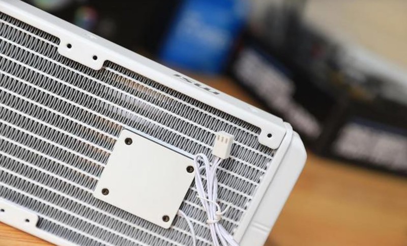 让“NON K”超频更加到位，360水冷成了必需品