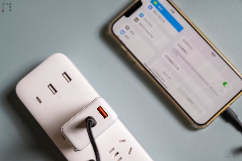 QCY双口氮化镓充电器上手：40W高功率，插头可折叠