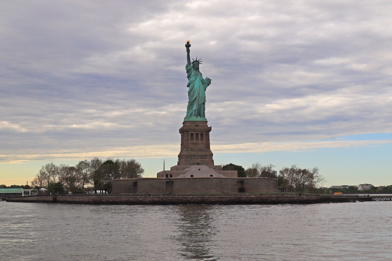 乘船游览美国纽约曼哈顿港(一）